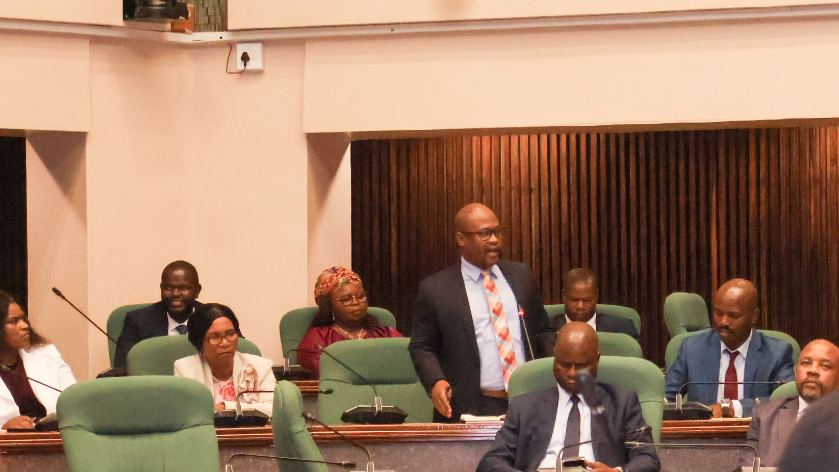 Arrest corrupt suppliers, stop salary for those obstructing justice